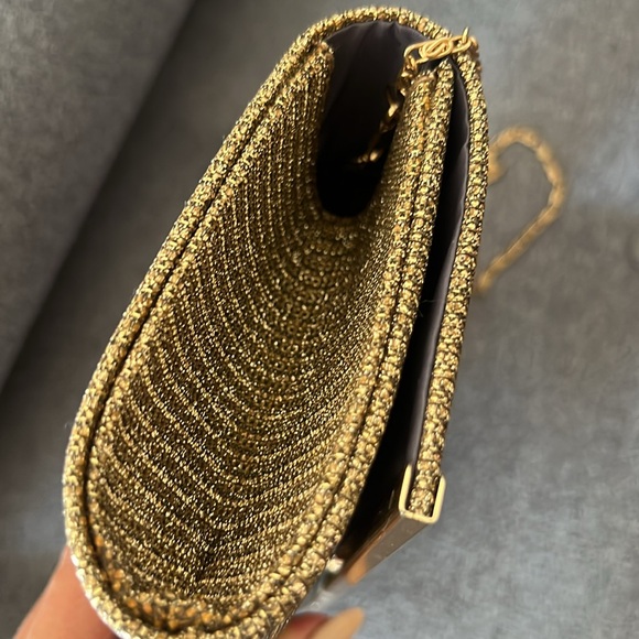 Golden clutches - Picture 5 of 5